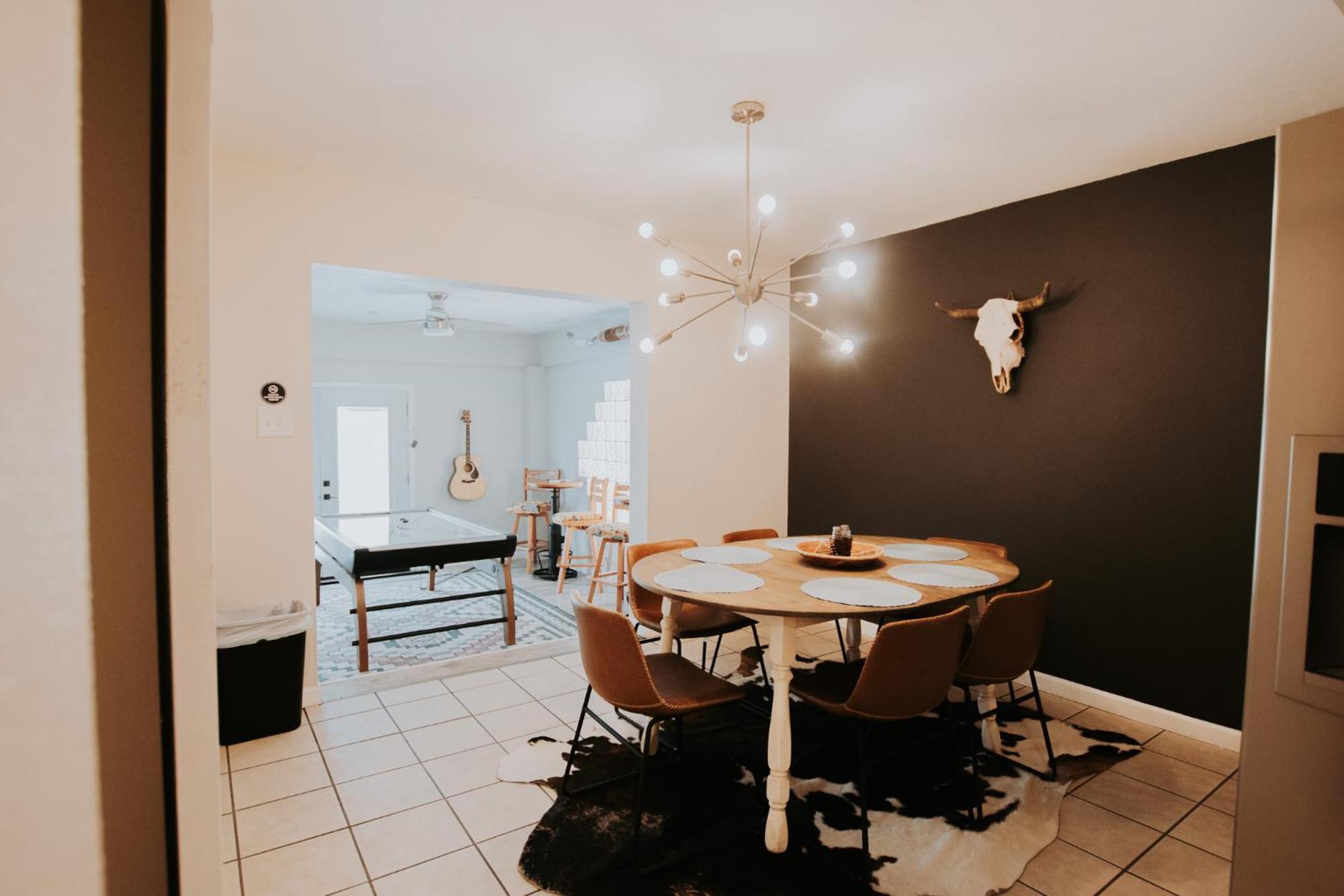 Cowboy Den-Hot Tub-Game Room-Pet Friendly-No Pet Fees! Albuquerque Exterior photo